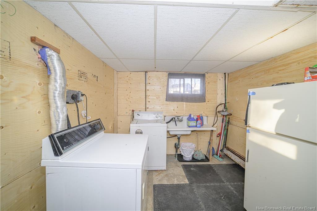 2 Hillcourt Dr, Fredericton, NB