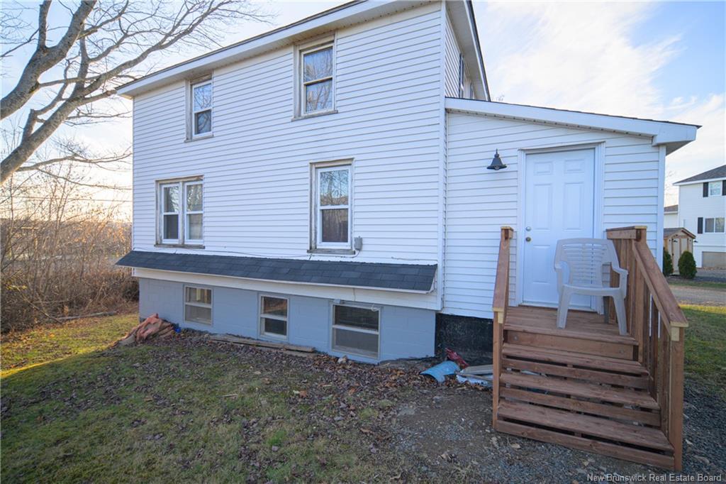 2 Hillcourt Dr, Fredericton, NB