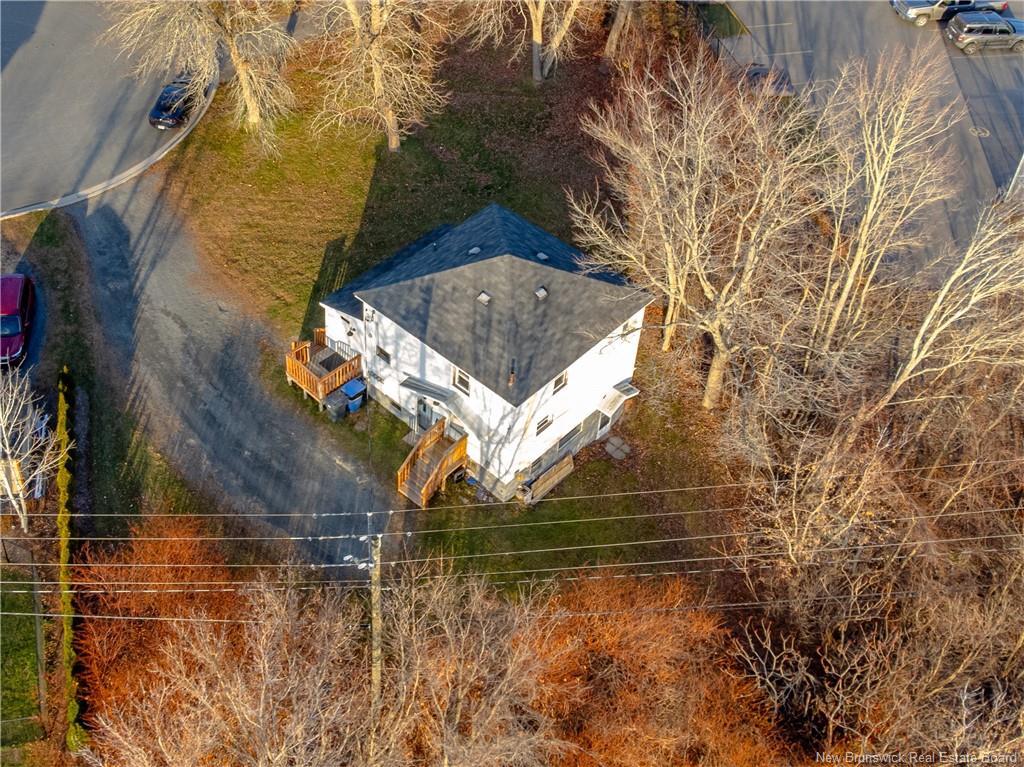 2 Hillcourt Dr, Fredericton, NB