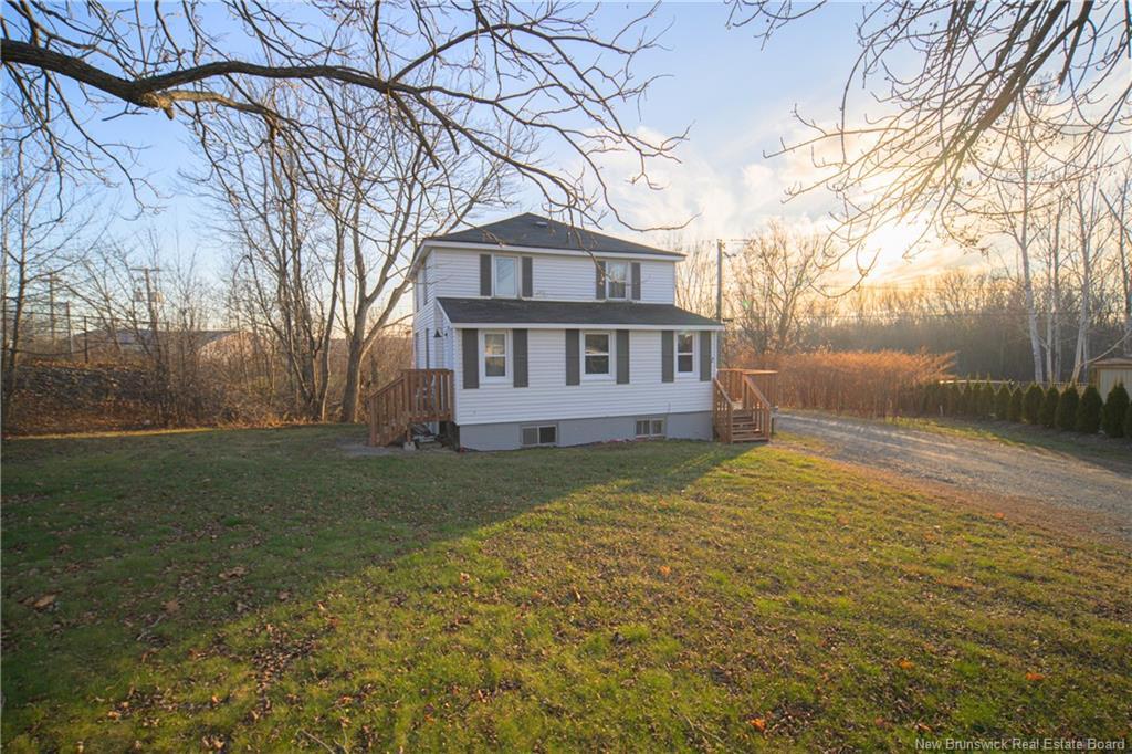 2 Hillcourt Dr, Fredericton, NB