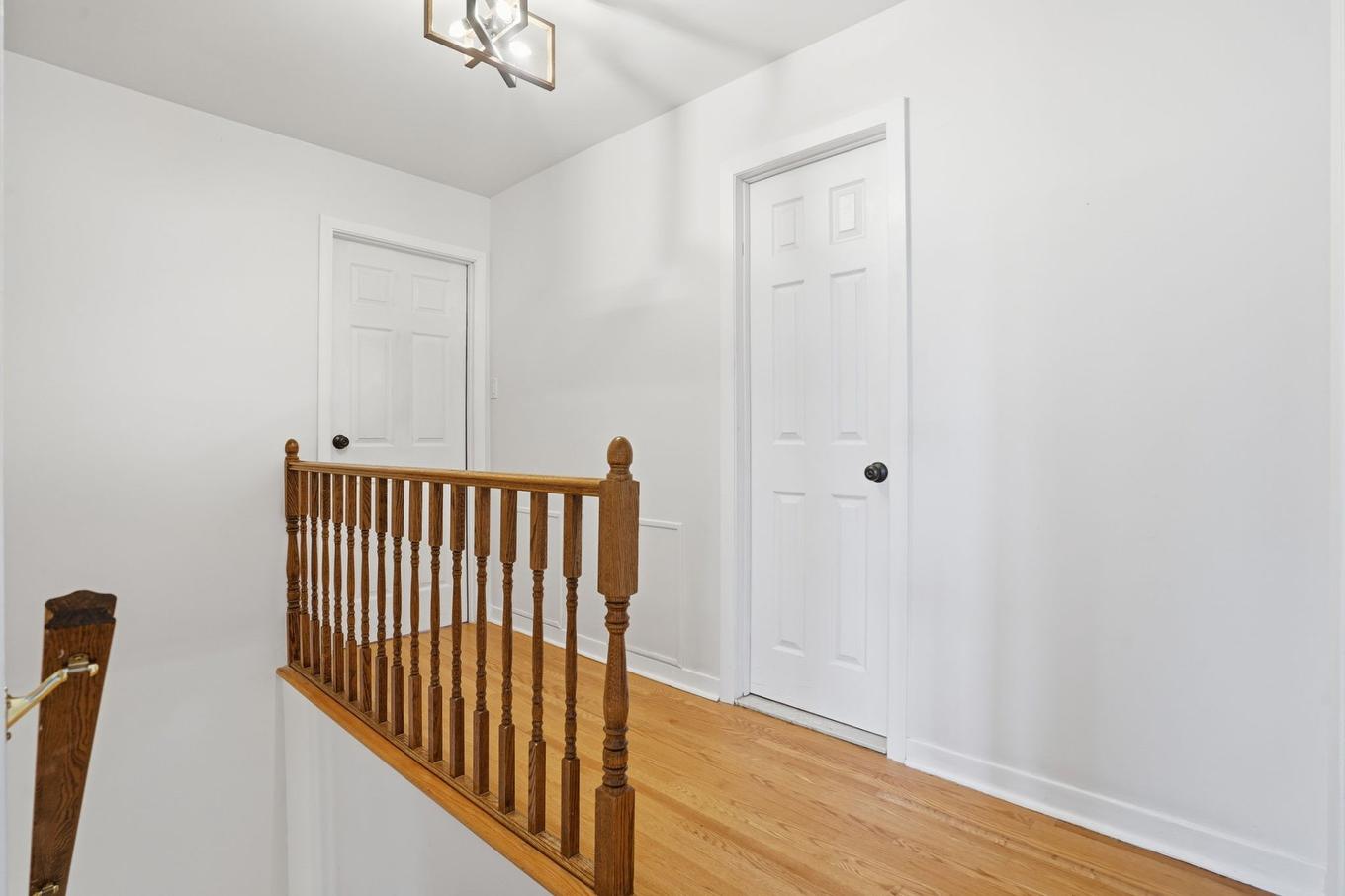 Hall d'entrée/Vestibule - 18 Rue Keats, Montréal (Pierrefonds-Roxboro), QC - Indoor Photo Showing Other Room