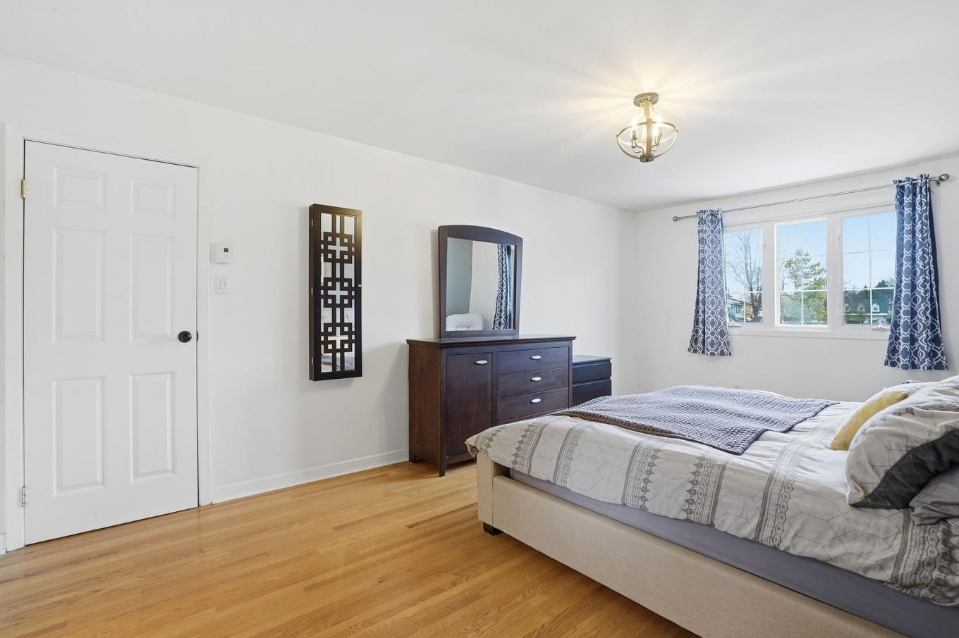 Chambre à coucher principale - 18 Rue Keats, Montréal (Pierrefonds-Roxboro), QC - Indoor Photo Showing Bedroom
