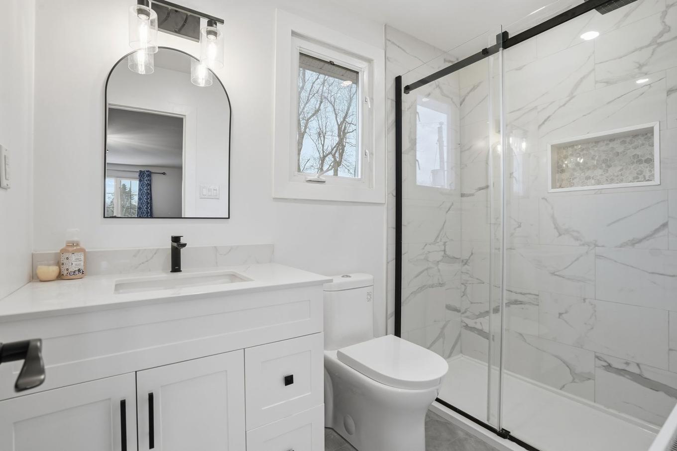 Salle de bains attenante à la CCP - 18 Rue Keats, Montréal (Pierrefonds-Roxboro), QC - Indoor Photo Showing Bathroom