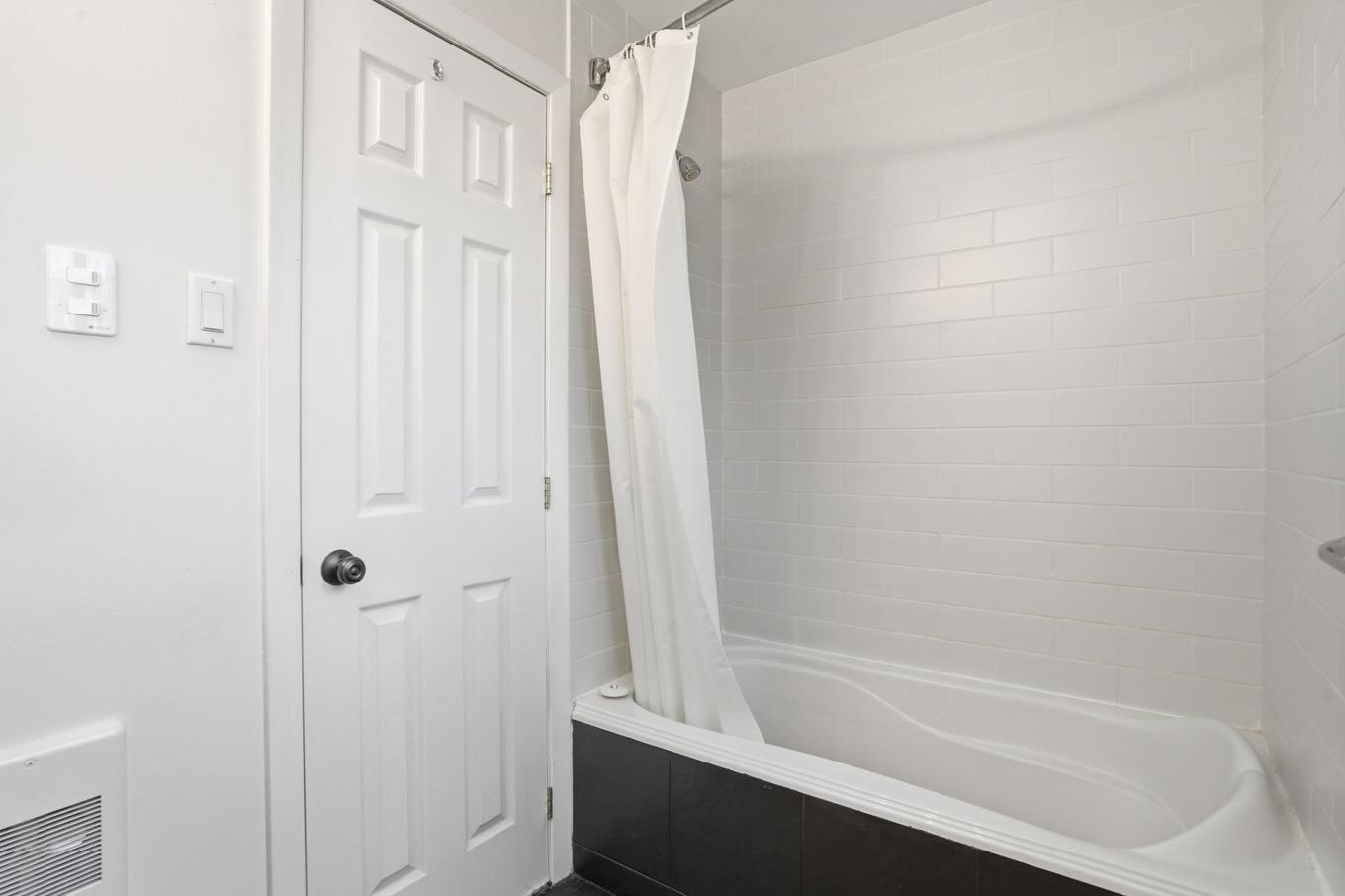 Salle de bains - 18 Rue Keats, Montréal (Pierrefonds-Roxboro), QC - Indoor Photo Showing Bathroom