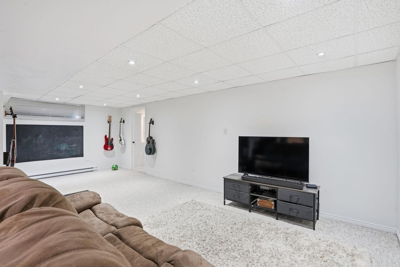 Salle familiale - 18 Rue Keats, Montréal (Pierrefonds-Roxboro), QC - Indoor