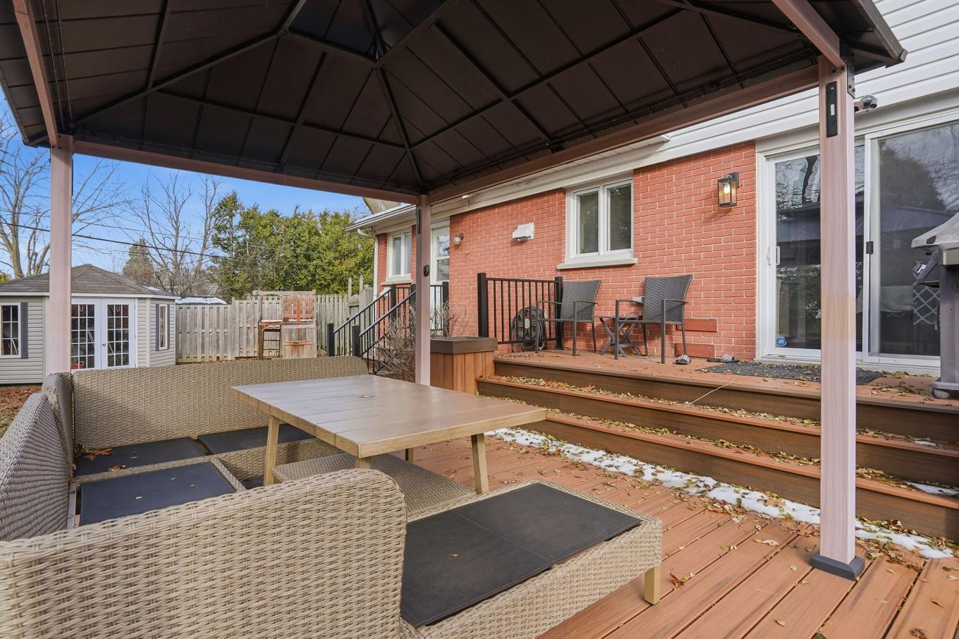Cour - 18 Rue Keats, Montréal (Pierrefonds-Roxboro), QC - Outdoor With Deck Patio Veranda With Exterior