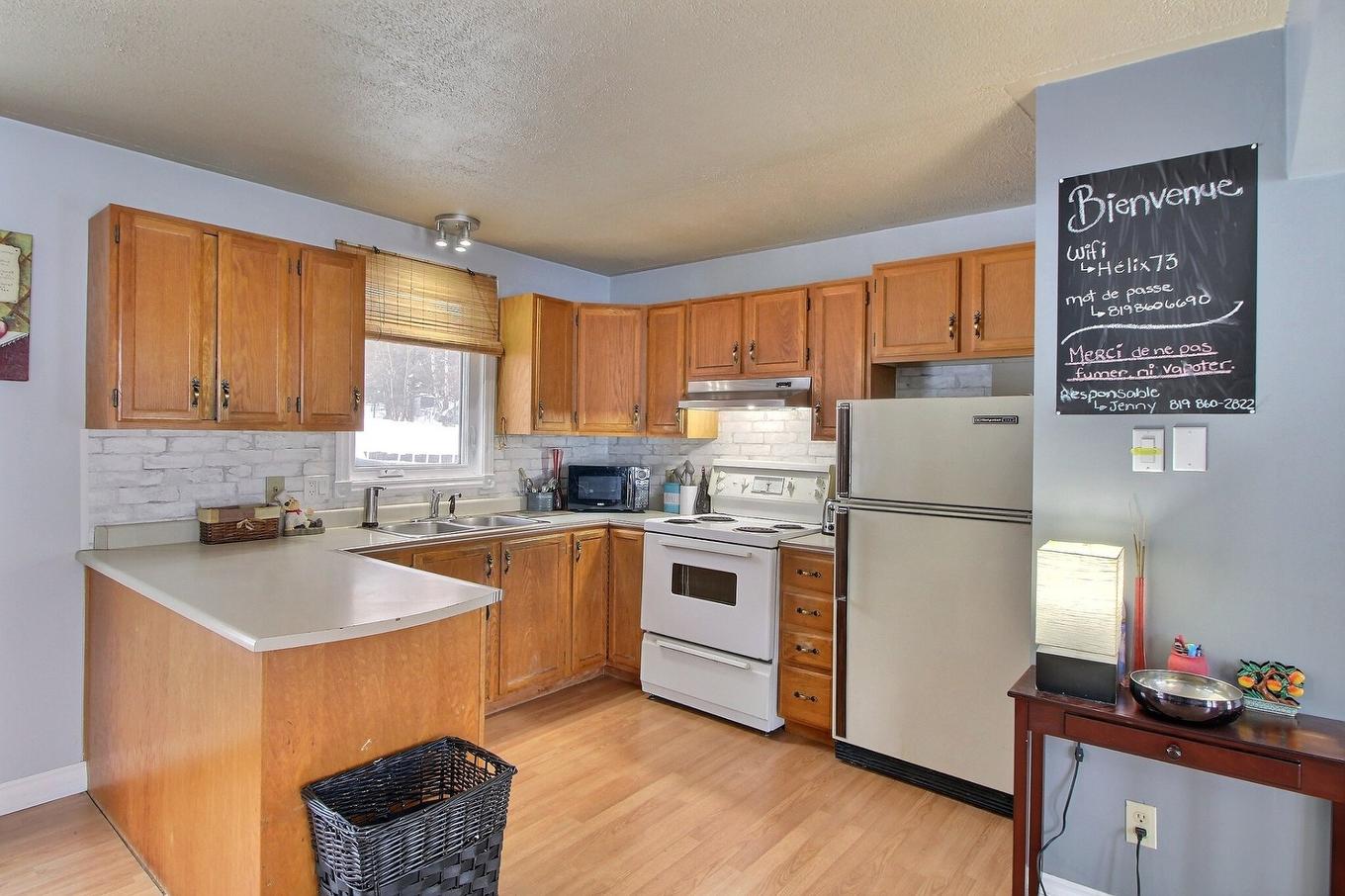 Cuisine - 73 Rue Des Cèdres, Lebel-Sur-Quévillon, QC - Indoor Photo Showing Kitchen With Double Sink