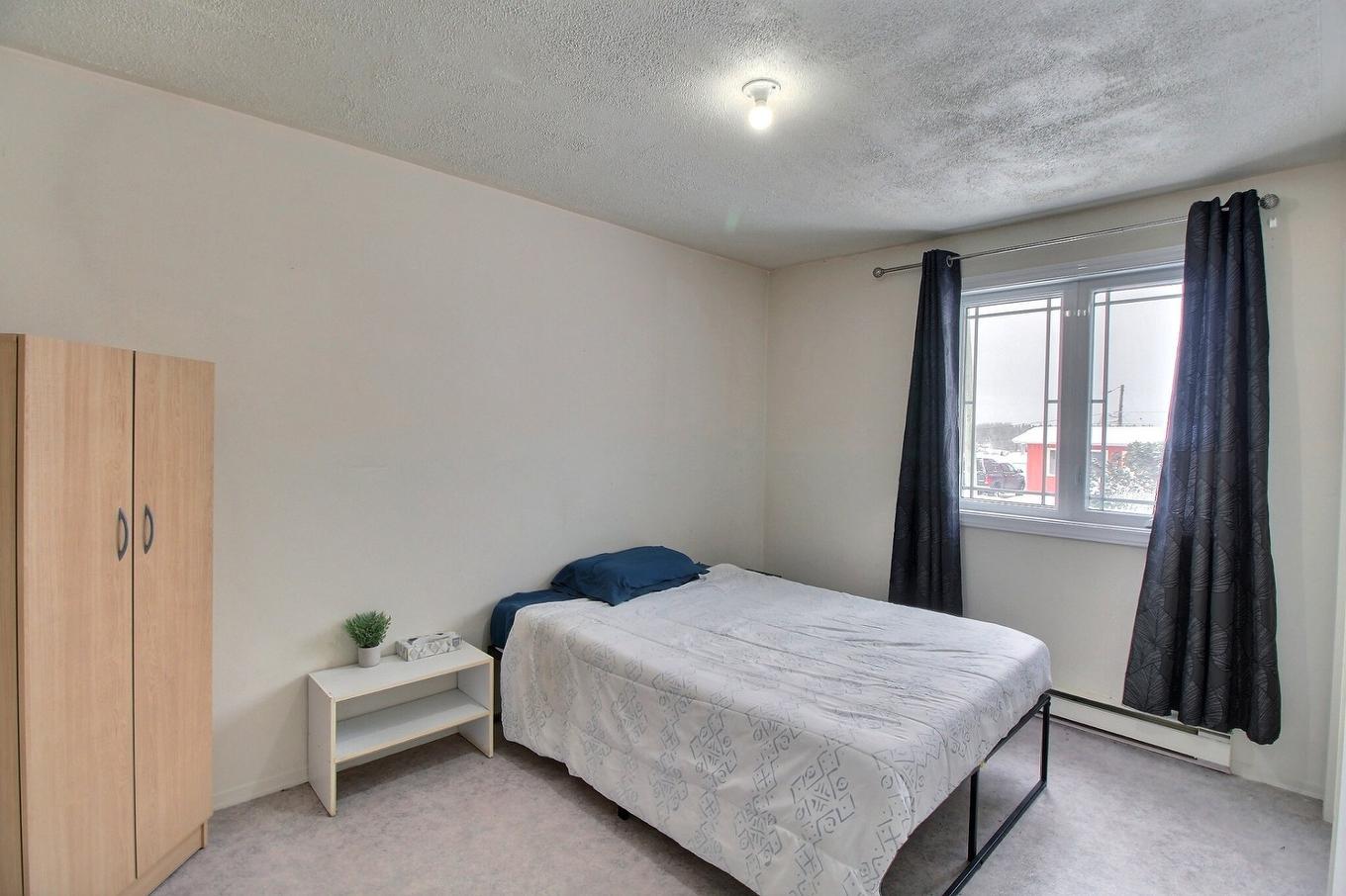 Chambre à coucher - 73 Rue Des Cèdres, Lebel-Sur-Quévillon, QC - Indoor Photo Showing Bedroom