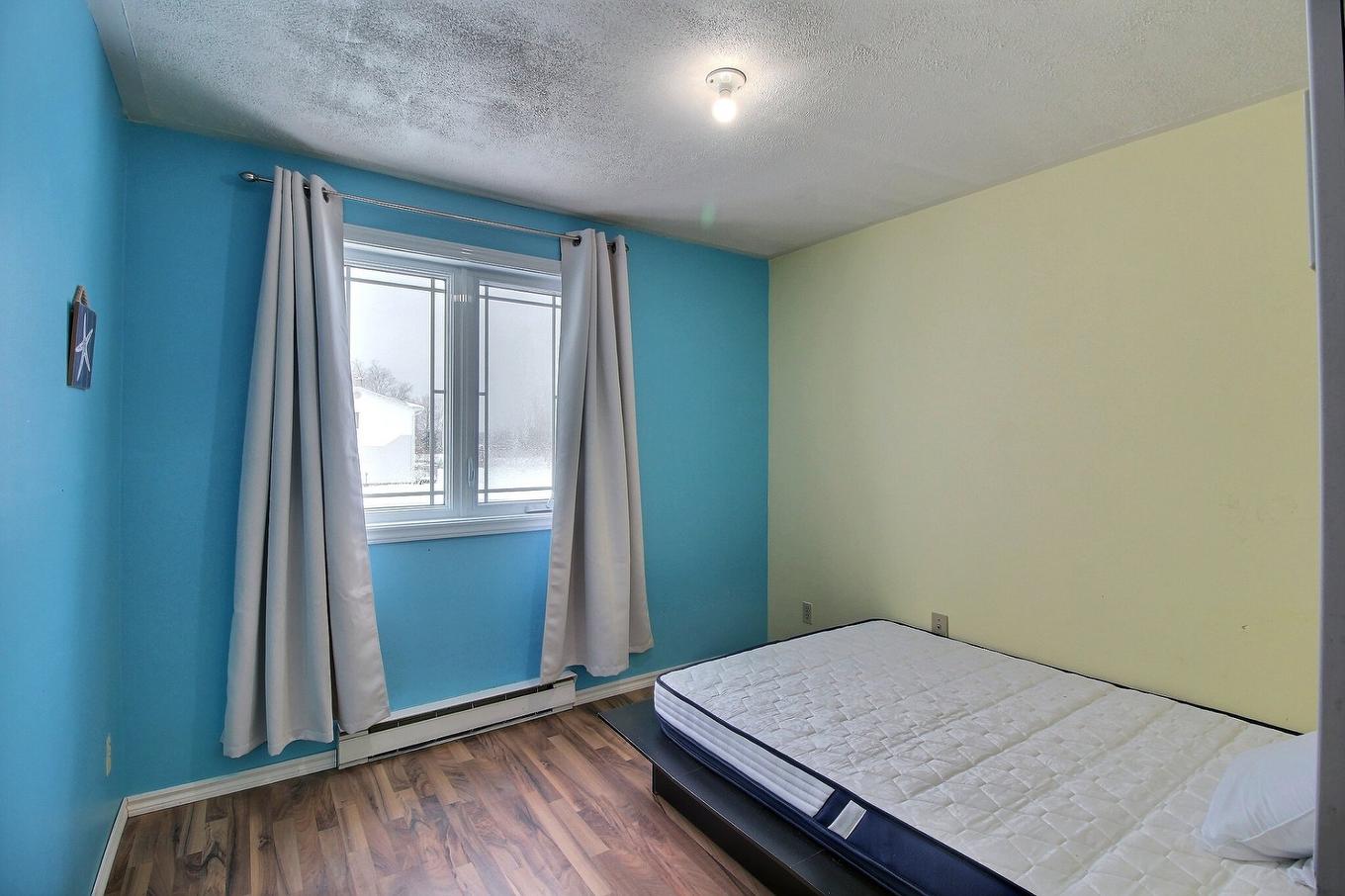 Chambre à coucher - 73 Rue Des Cèdres, Lebel-Sur-Quévillon, QC - Indoor Photo Showing Bedroom