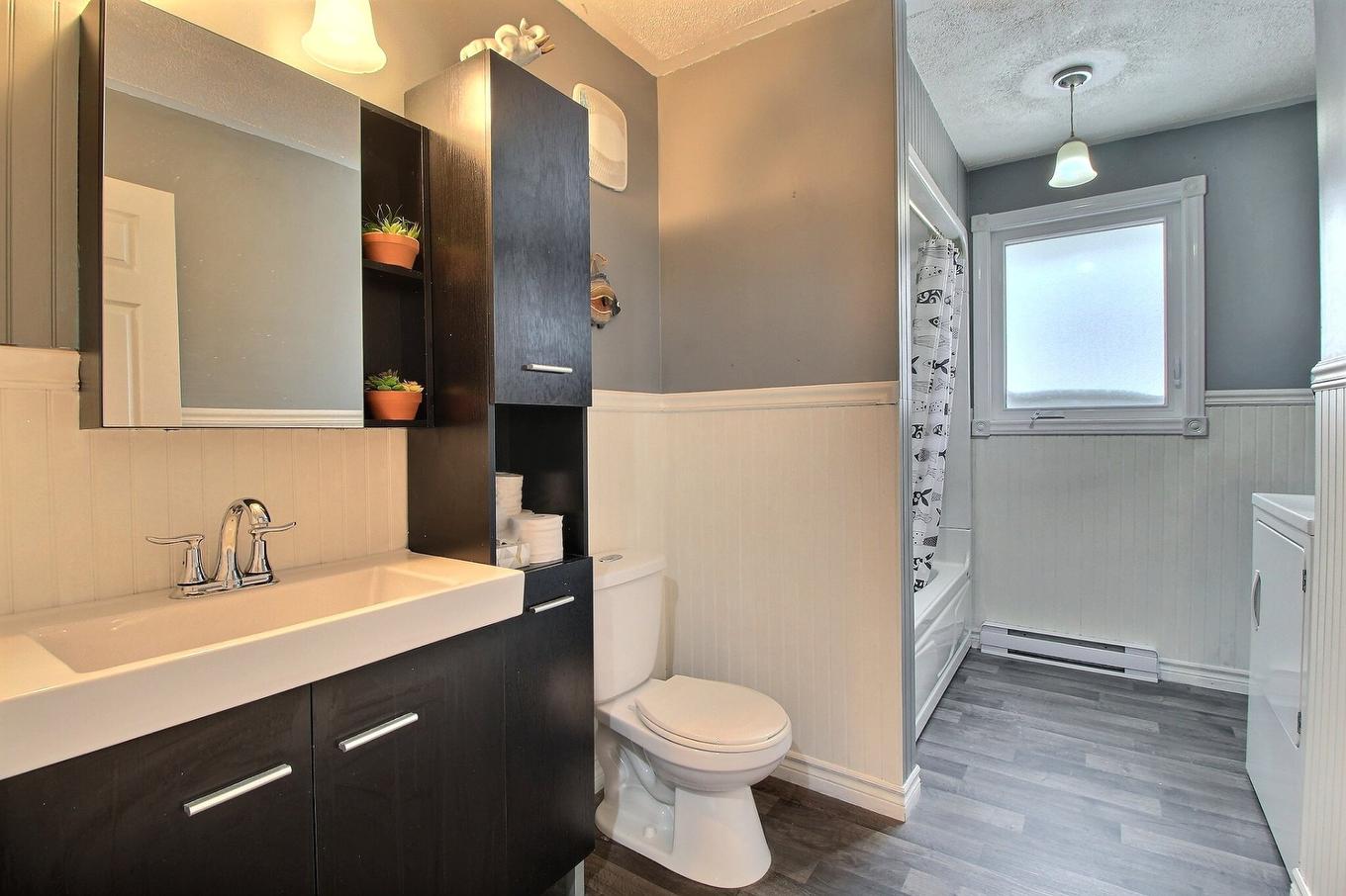 Salle de bains - 73 Rue Des Cèdres, Lebel-Sur-Quévillon, QC - Indoor Photo Showing Bathroom