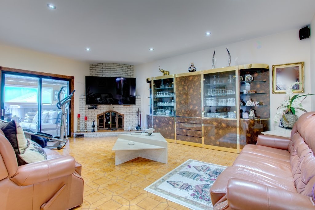 Living Room - 44 Rue Bourassa, Granby, QC - Indoor Photo Showing Living Room