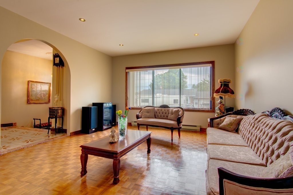 Living Room - 44 Rue Bourassa, Granby, QC - Indoor Photo Showing Living Room