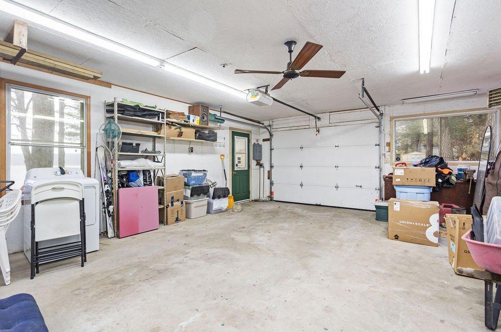 Garage - 277 Ch. Yves-Quesnel, Rigaud, QC - Indoor Photo Showing Garage