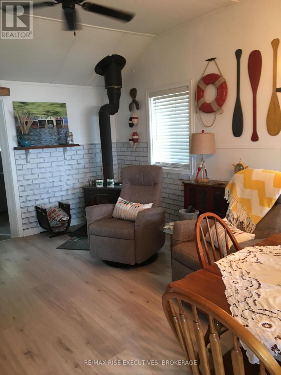 5065 Lower Round Lake Road, Frontenac (Frontenac South), ON - Indoor