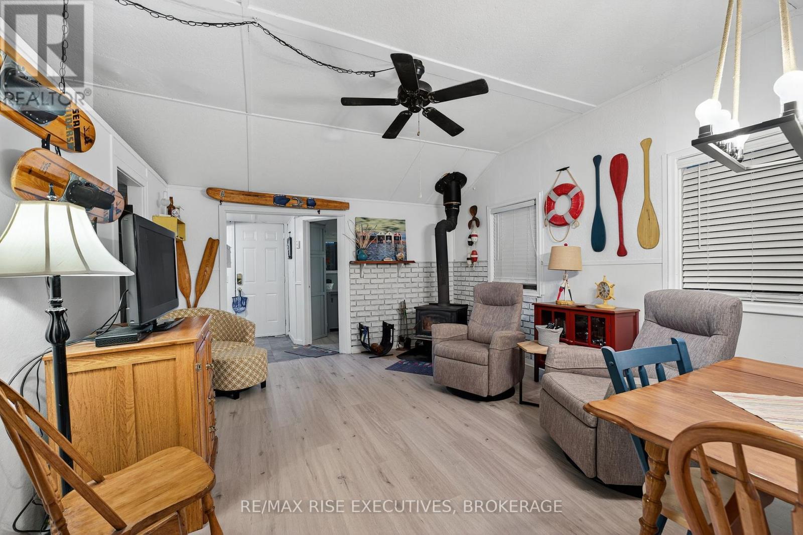 5065 Lower Round Lake Road, Frontenac (Frontenac South), ON - Indoor