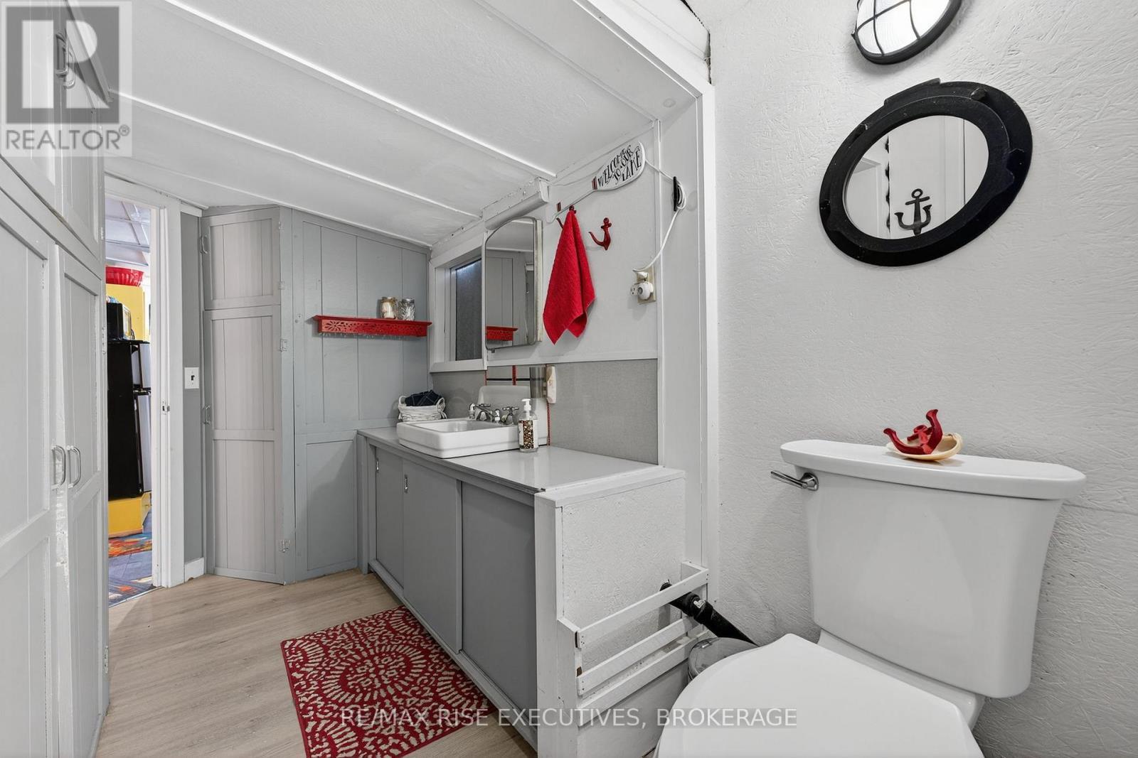 5065 Lower Round Lake Road, Frontenac (Frontenac South), ON - Indoor Photo Showing Laundry Room