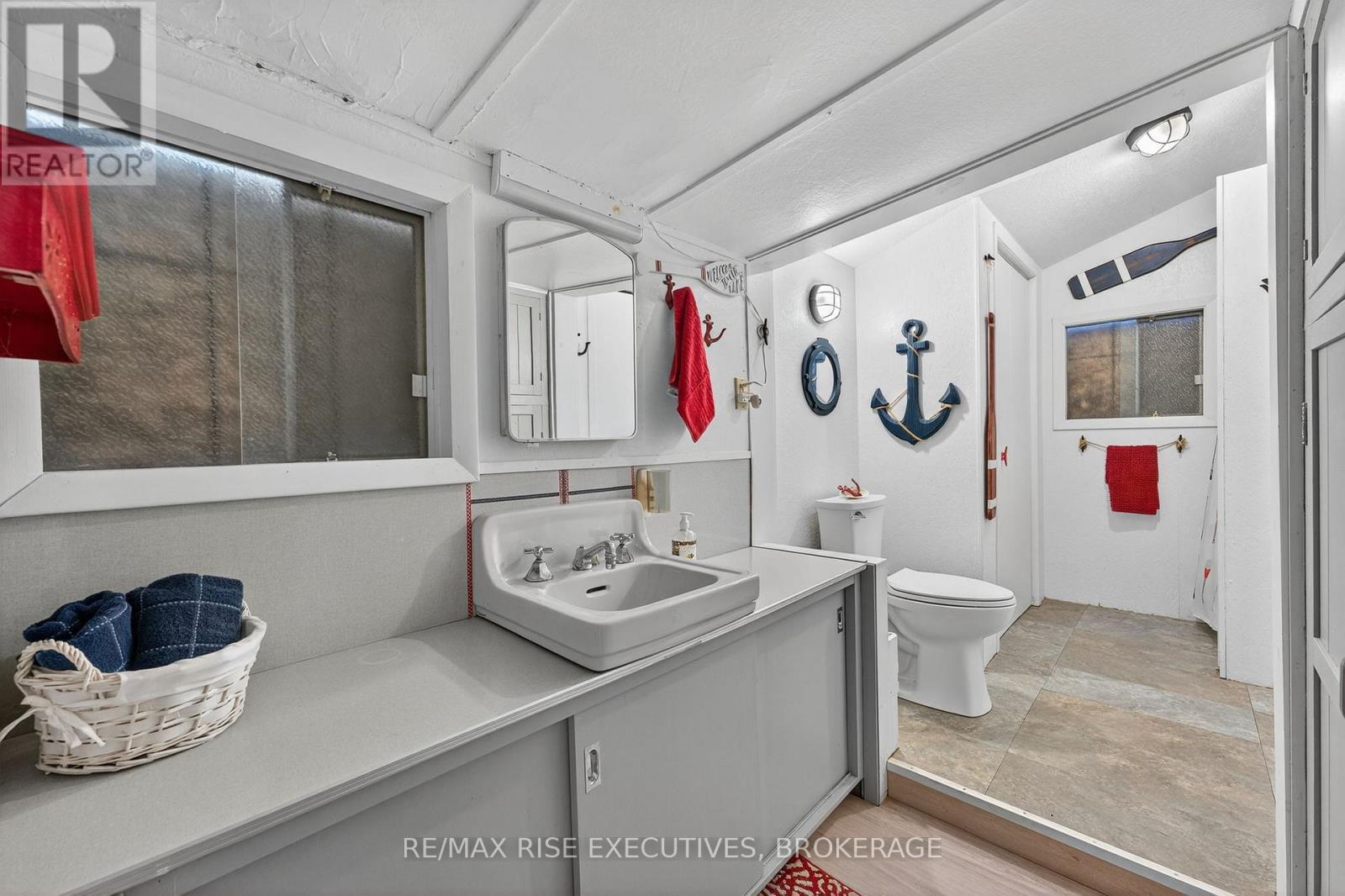 5065 Lower Round Lake Road, Frontenac (Frontenac South), ON - Indoor