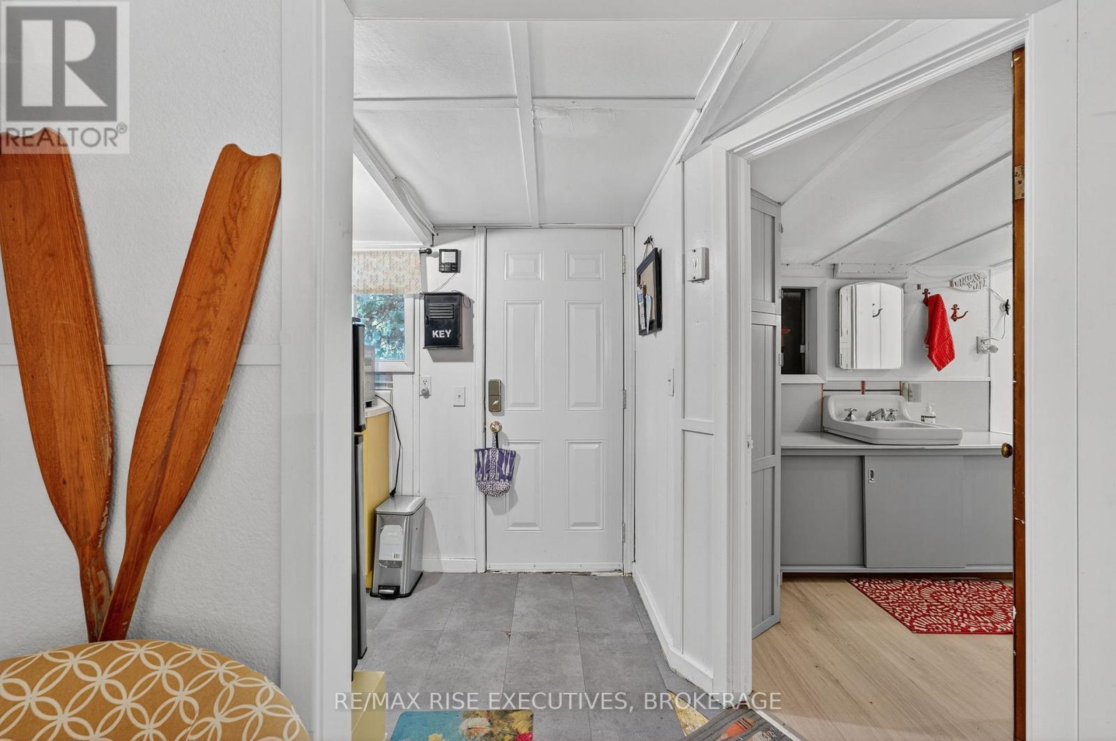 5065 Lower Round Lake Road, Frontenac (Frontenac South), ON - Indoor Photo Showing Other Room