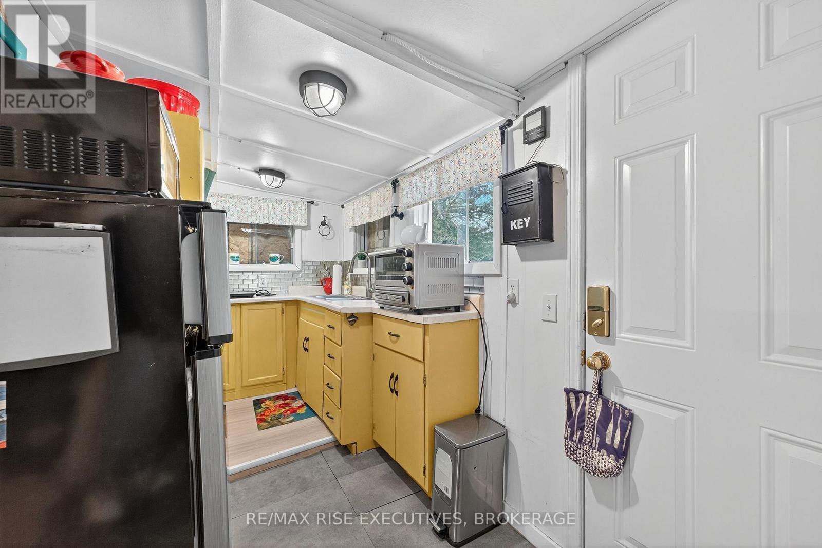 5065 Lower Round Lake Road, Frontenac (Frontenac South), ON - Indoor