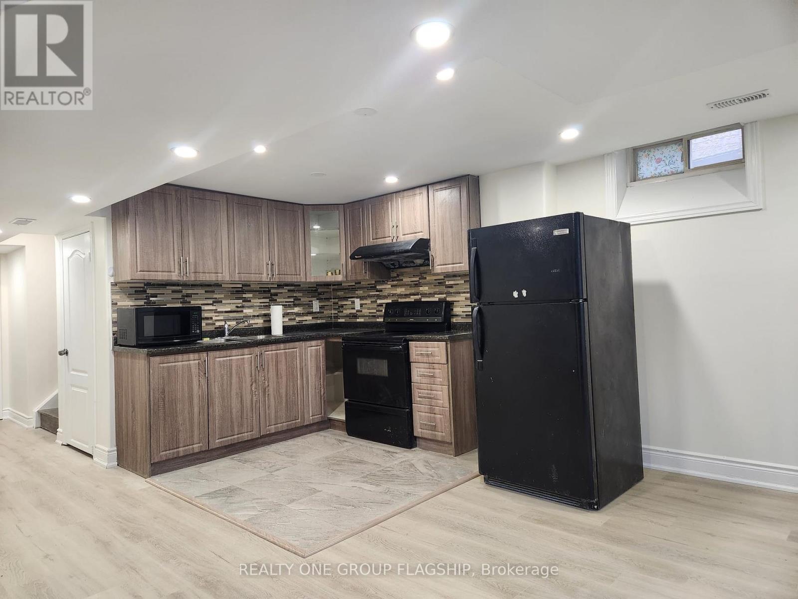 3 Cedarvalley Boulevard, Brampton, ON - Indoor