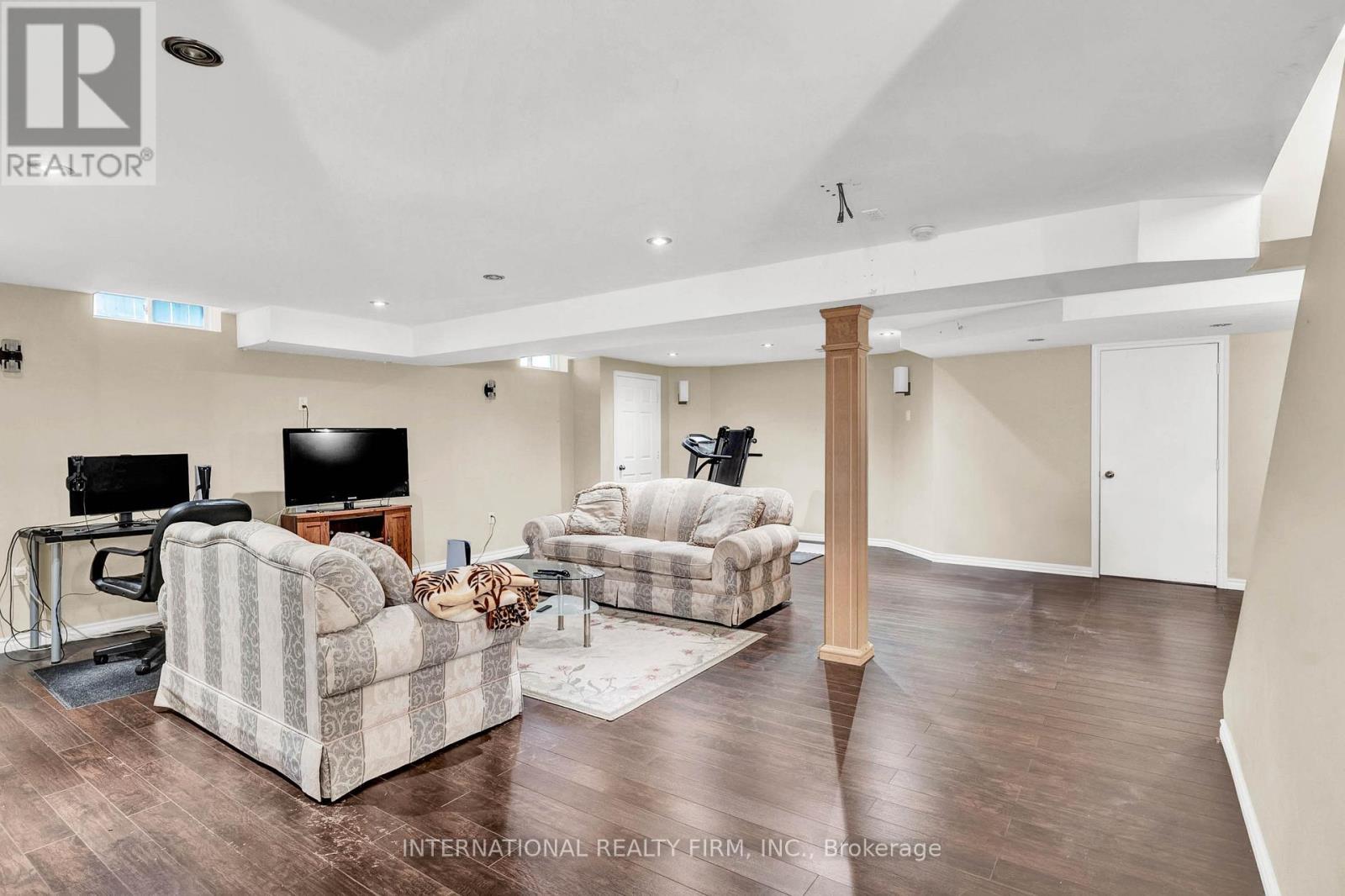 26 Peacock Crescent, Ajax, ON - Indoor