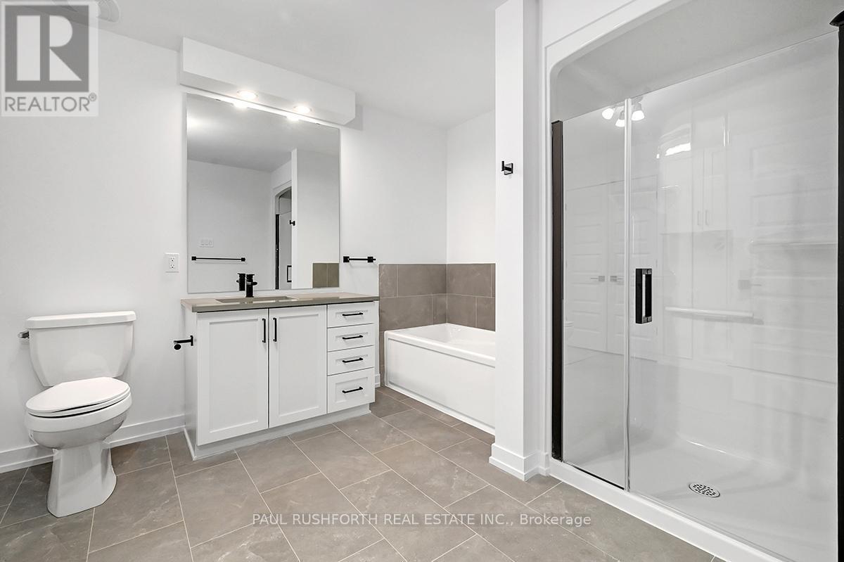 4 Piece Bathroom - 103 - 300 Montee Outaouais Street, Clarence-Rockland, ON - Indoor Photo Showing Bathroom