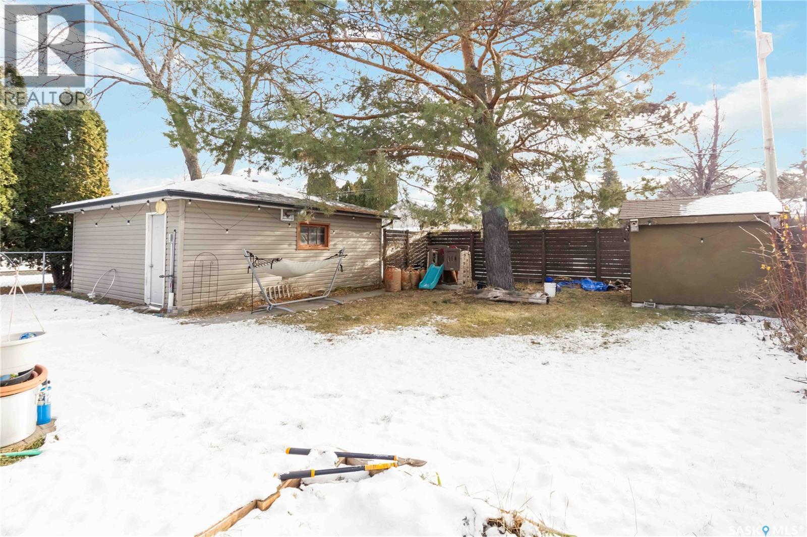 1516 Isabella Street E, Saskatoon, SK - Outdoor