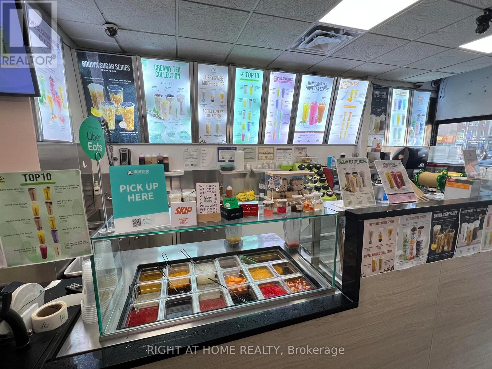 A - 174 Rideau S Street, Ottawa, ON