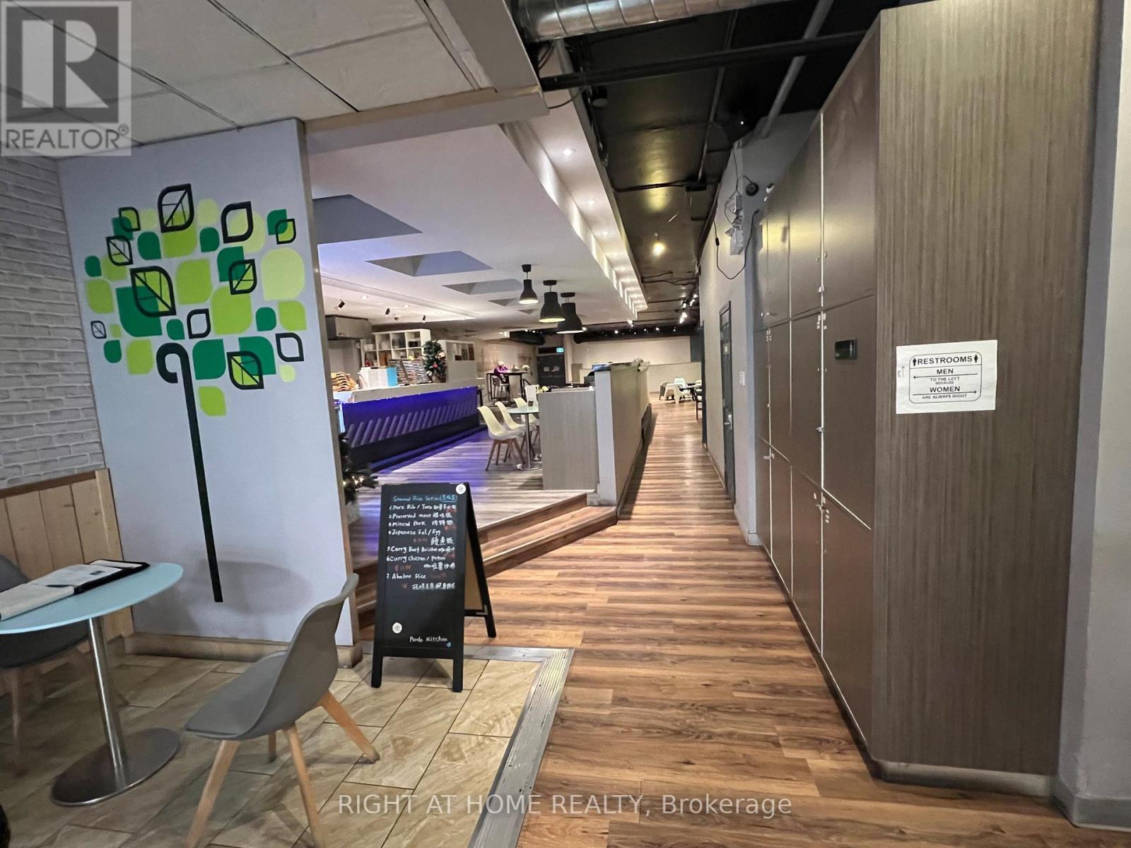 A - 174 Rideau S Street, Ottawa, ON