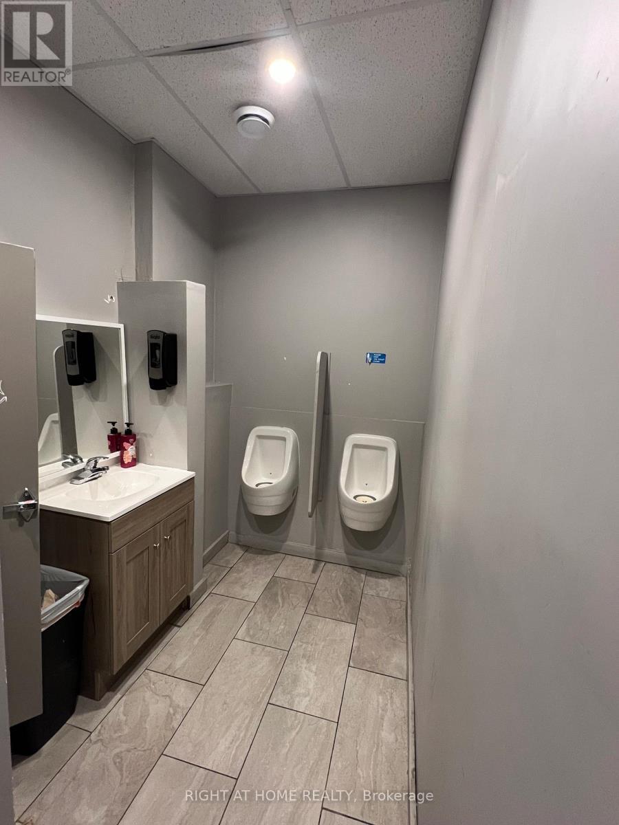 A - 174 Rideau S Street, Ottawa, ON