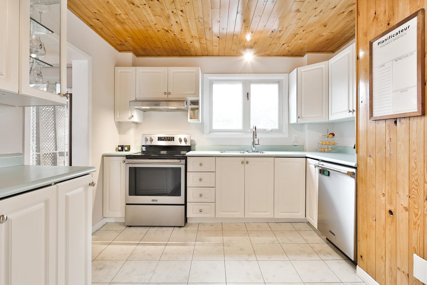 Cuisine - 1296 Av. De Gentilly, Chambly, QC - Indoor Photo Showing Kitchen
