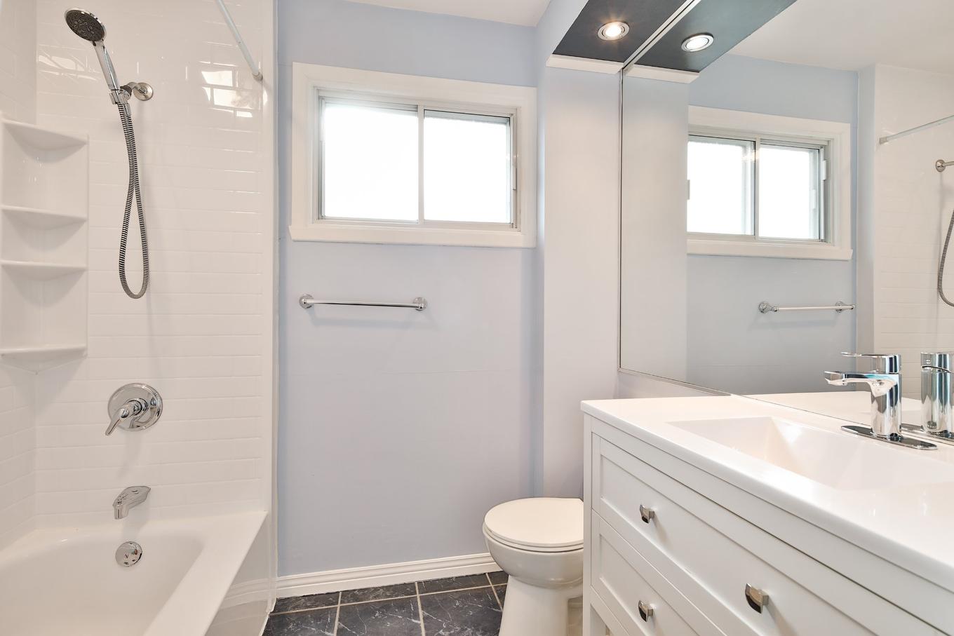 Salle de bains - 1296 Av. De Gentilly, Chambly, QC - Indoor Photo Showing Bathroom