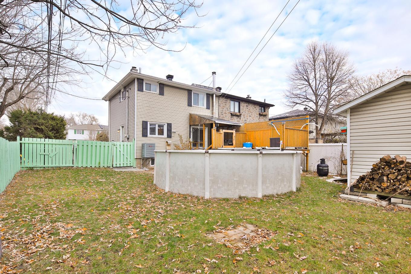 Cour - 1296 Av. De Gentilly, Chambly, QC - Outdoor With Above Ground Pool