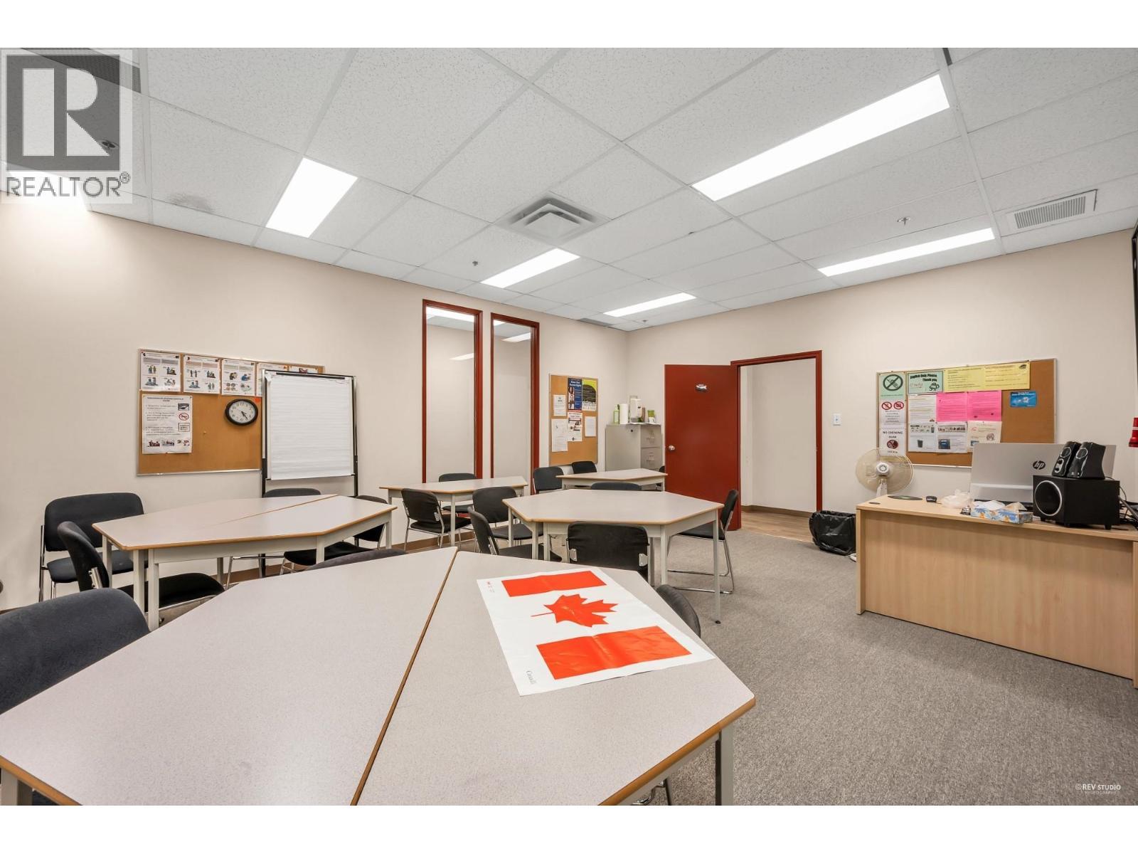 136 136A-3030 Lincoln Avenue, Coquitlam, BC