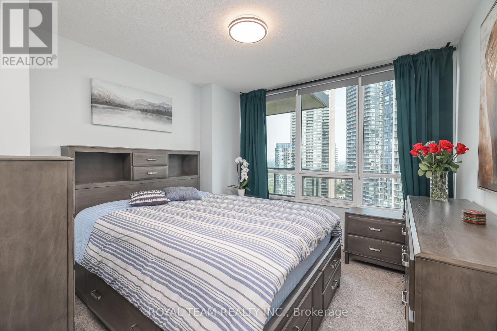 2504 - 2230 Lake Shore Boulevard W, Toronto, ON - Indoor Photo Showing Bedroom