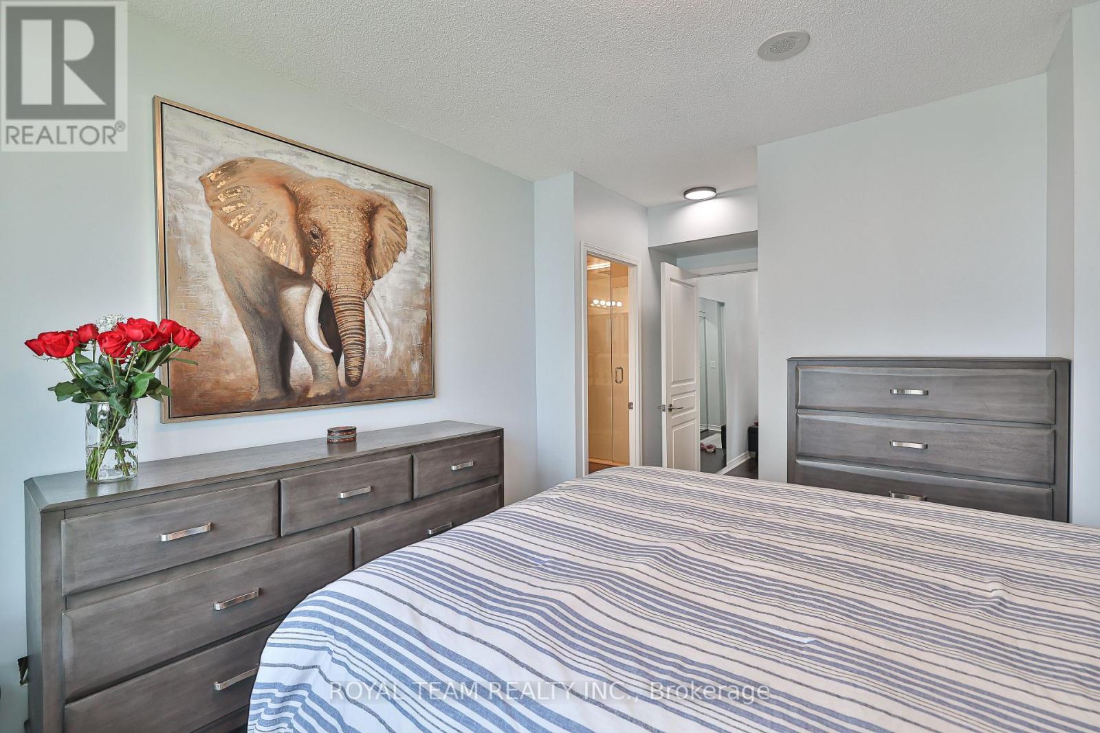 2504 - 2230 Lake Shore Boulevard W, Toronto, ON - Indoor Photo Showing Bedroom