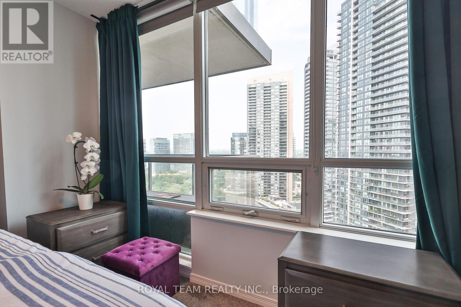 2504 - 2230 Lake Shore Boulevard W, Toronto, ON - Indoor Photo Showing Bedroom