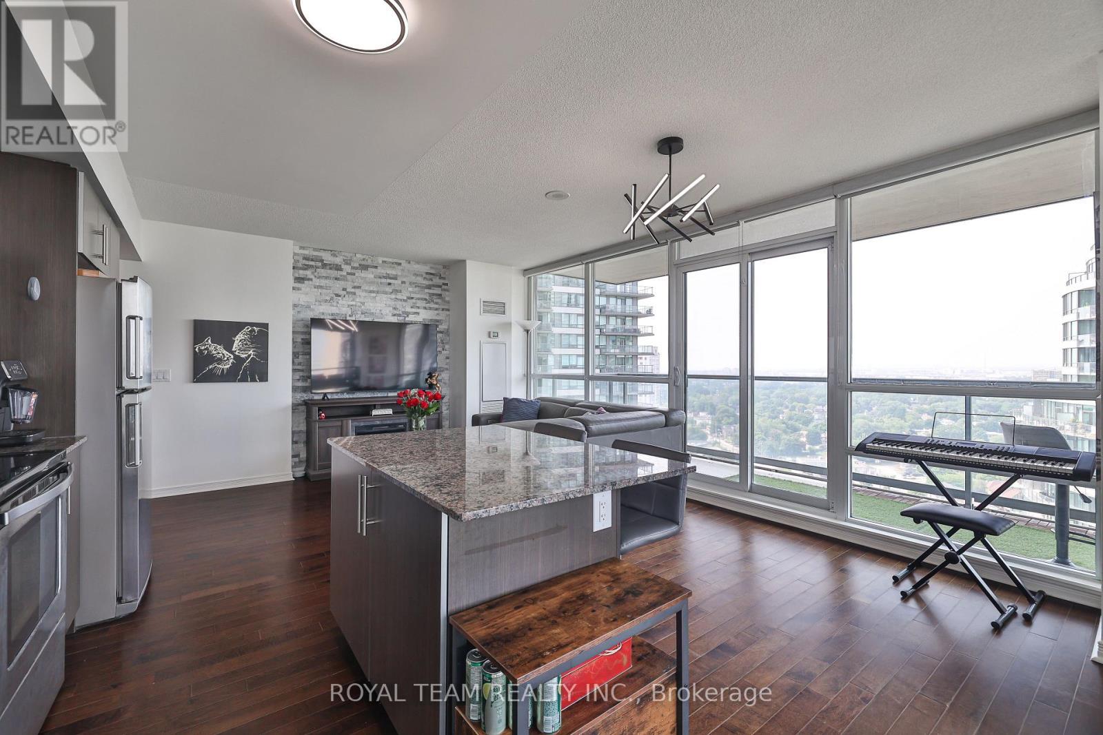 2504 - 2230 Lake Shore Boulevard W, Toronto, ON - Indoor Photo Showing Kitchen