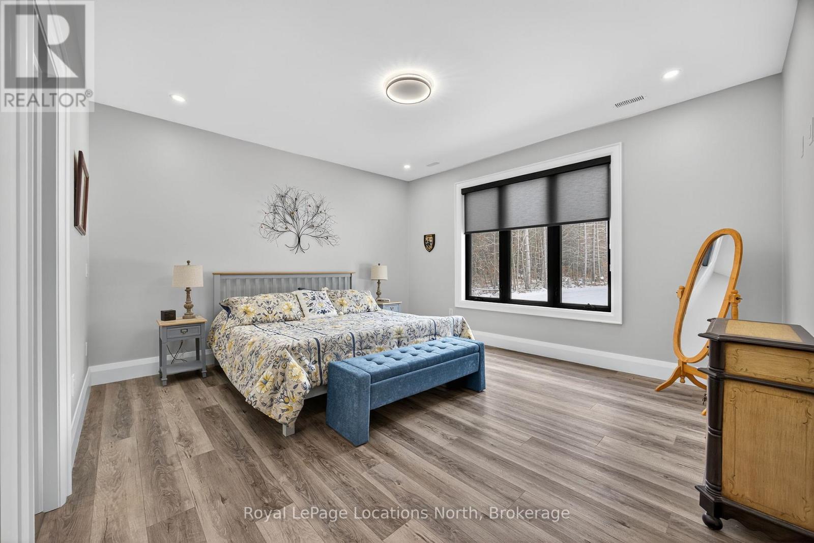 3511 Rainbow Valley Road W, Springwater, ON - Indoor Photo Showing Bedroom