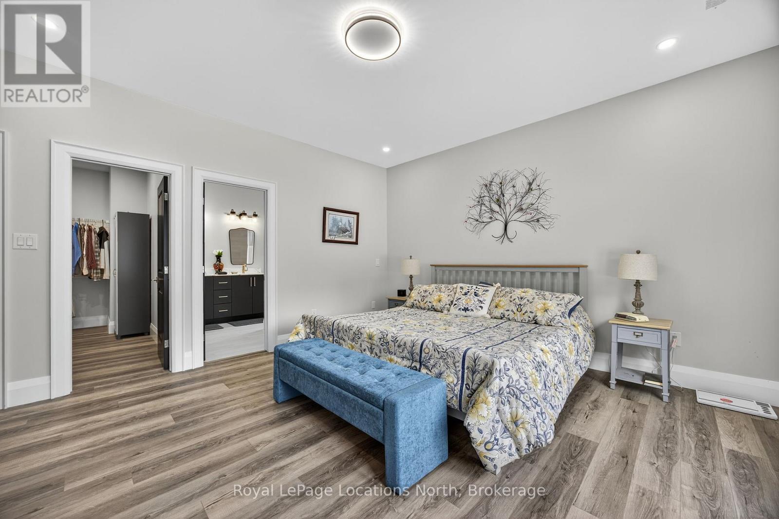 3511 Rainbow Valley Road W, Springwater, ON - Indoor Photo Showing Bedroom