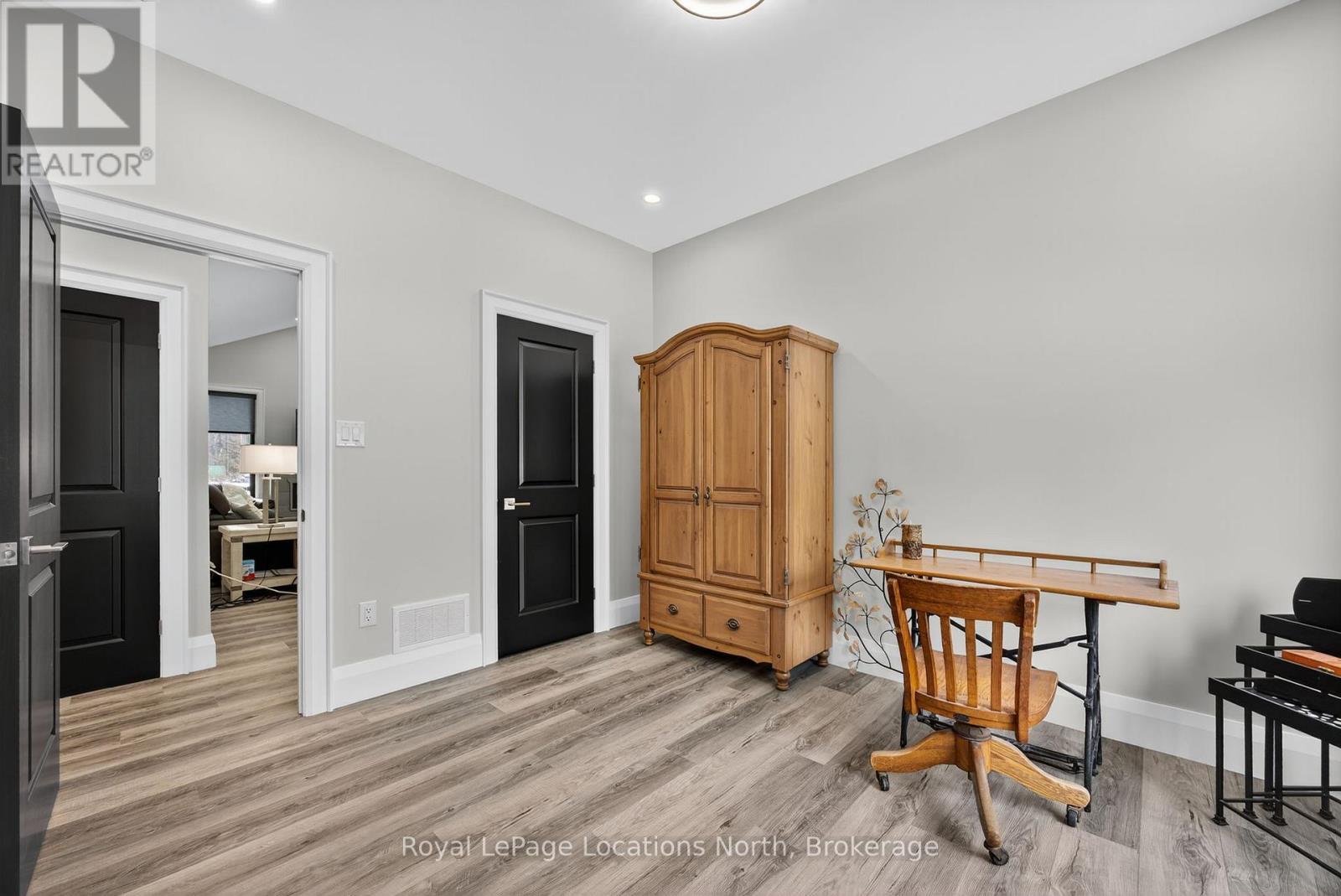 3511 Rainbow Valley Road W, Springwater, ON - Indoor