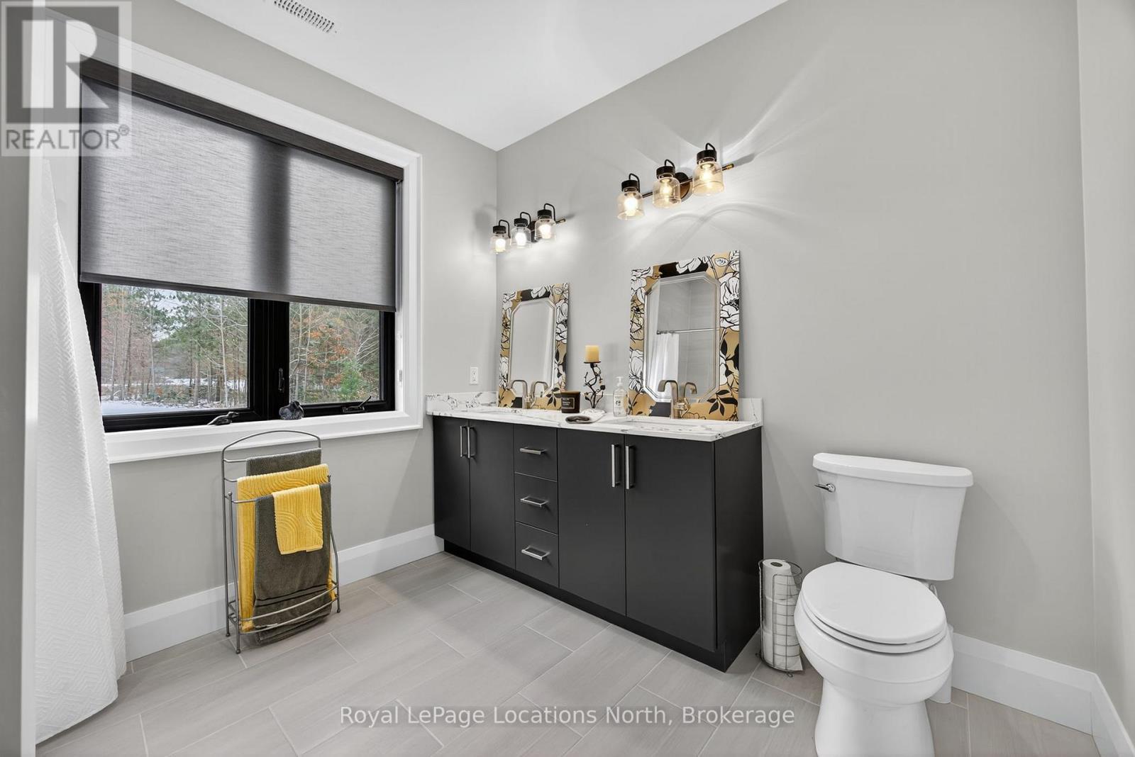 3511 Rainbow Valley Road W, Springwater, ON - Indoor Photo Showing Bathroom