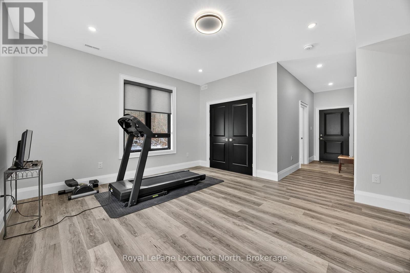 3511 Rainbow Valley Road W, Springwater, ON - Indoor Photo Showing Gym Room