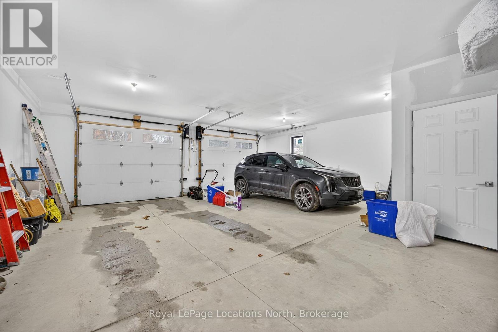 3511 Rainbow Valley Road W, Springwater, ON - Indoor Photo Showing Garage