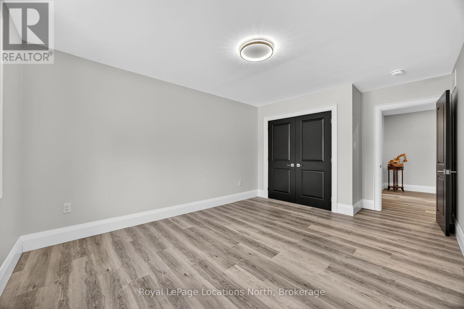 3511 Rainbow Valley Road W, Springwater, ON - Indoor Photo Showing Other Room