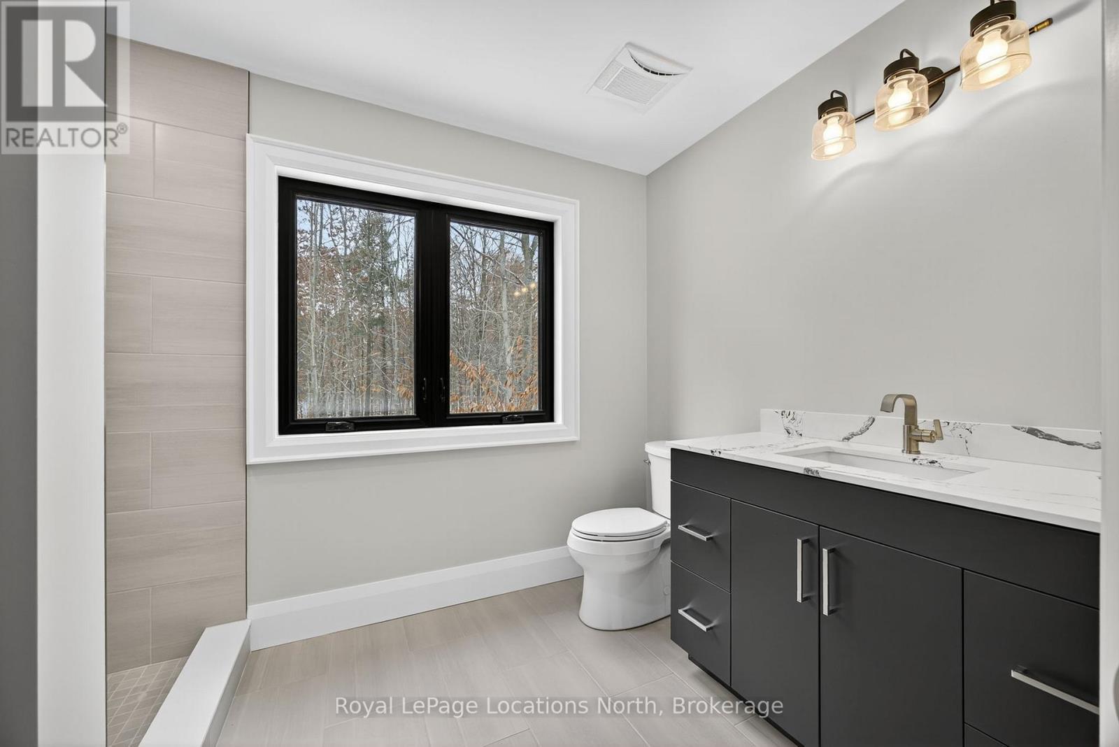 3511 Rainbow Valley Road W, Springwater, ON - Indoor Photo Showing Bathroom