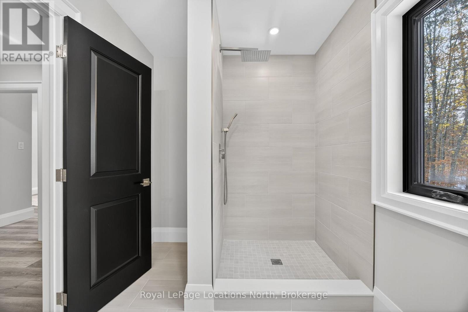 3511 Rainbow Valley Road W, Springwater, ON - Indoor Photo Showing Bathroom