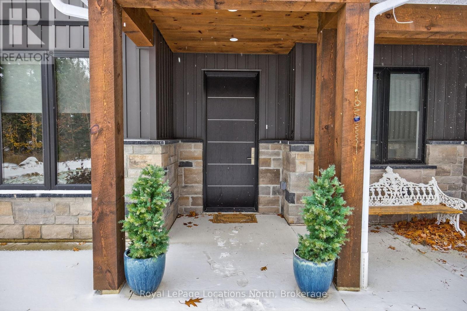 3511 Rainbow Valley Road W, Springwater, ON - Outdoor