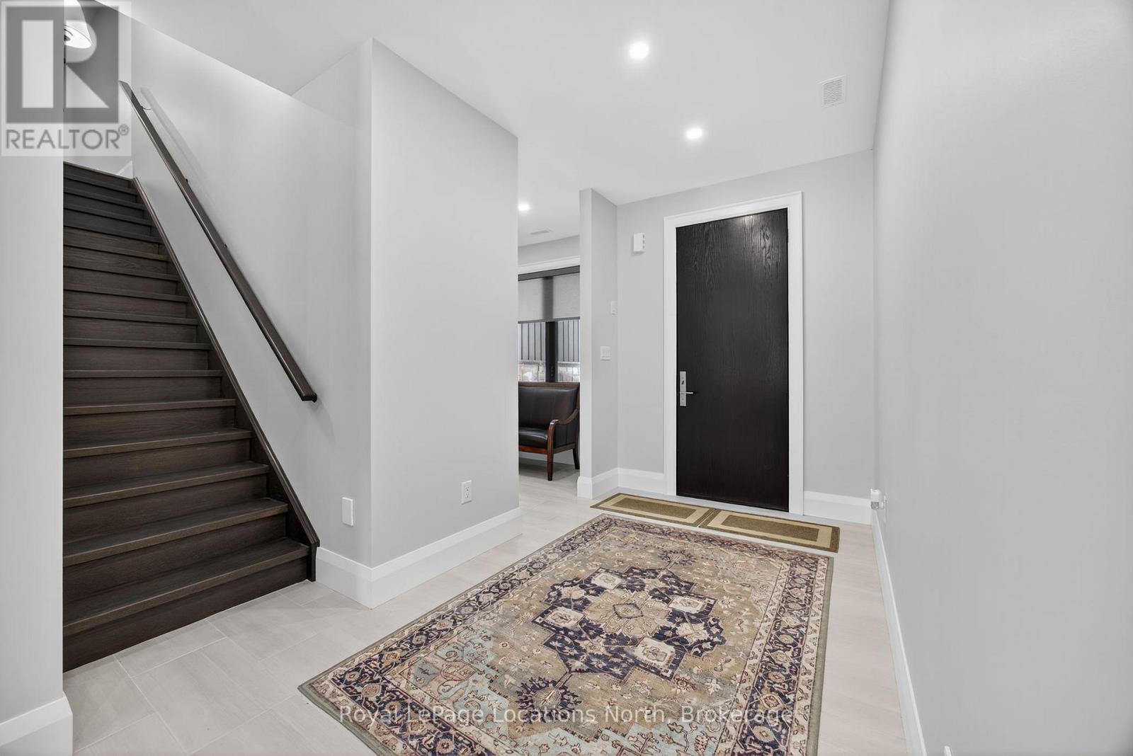 3511 Rainbow Valley Road W, Springwater, ON - Indoor Photo Showing Other Room