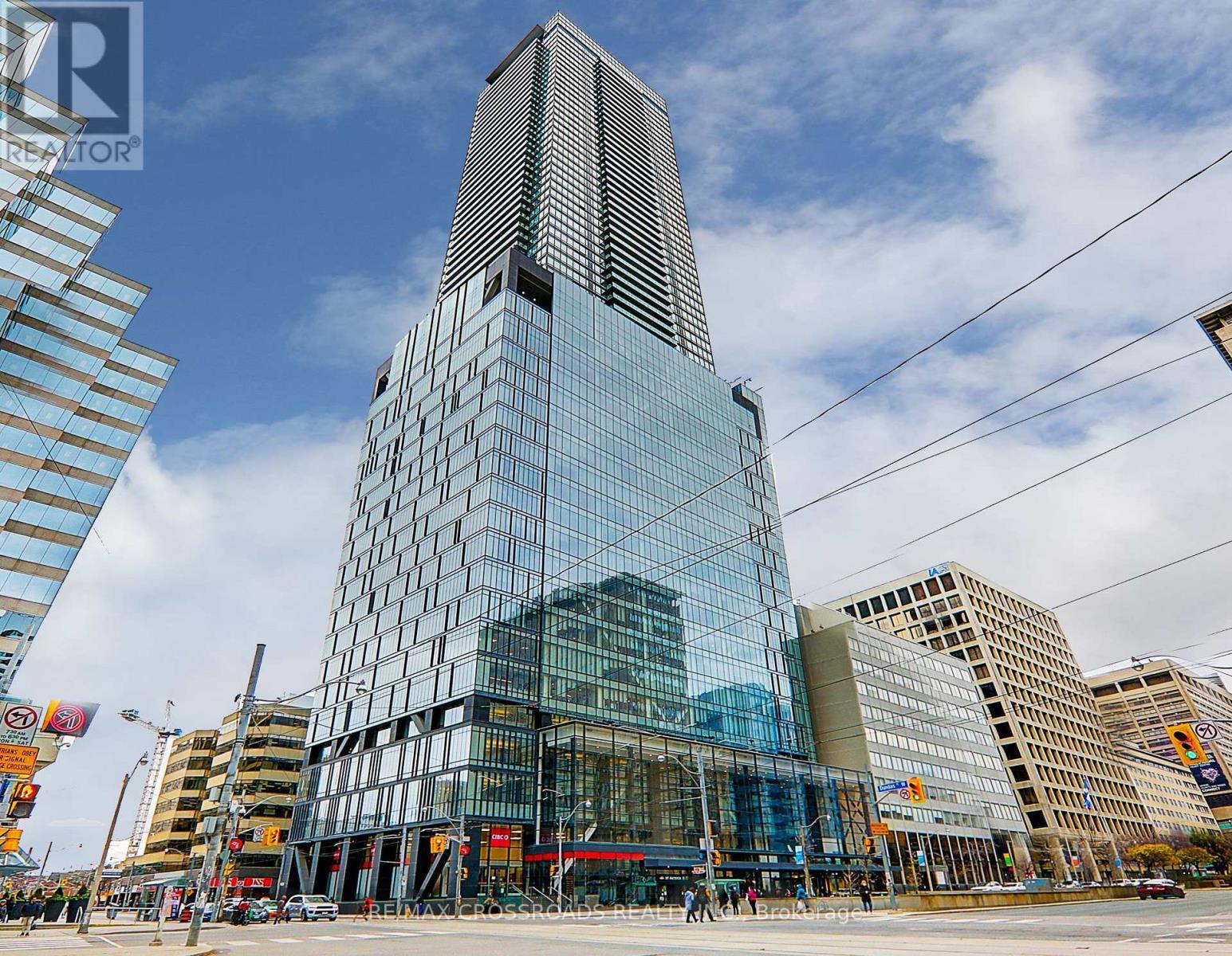 4310 - 488 University Avenue, Toronto, ON - Outdoor